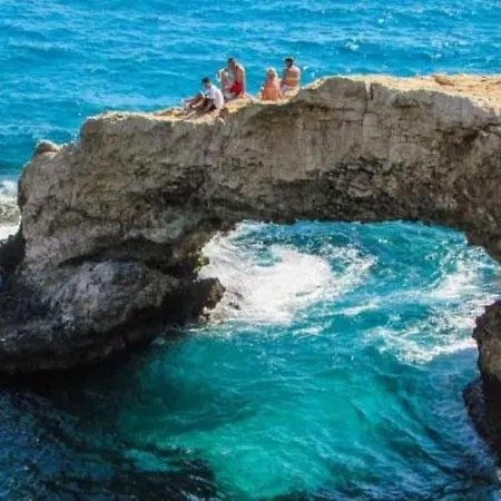 Cyprus Minutes From The Beach, 1197 * بروتاراس