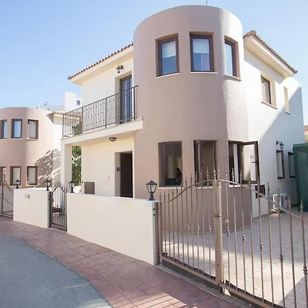 Cyprus Minutes From The Beach, 1197 فيلة