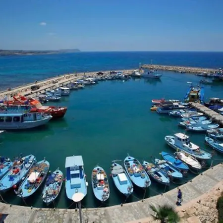 Cyprus Minutes From The Beach, 1197