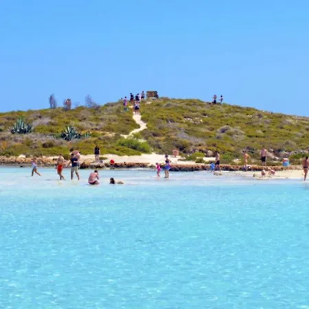 فيلة Cyprus Minutes From The Beach, 1197