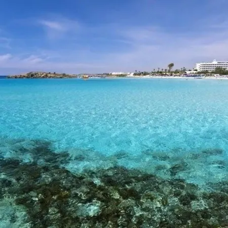Cyprus Minutes From The Beach, 1197 فيلة *